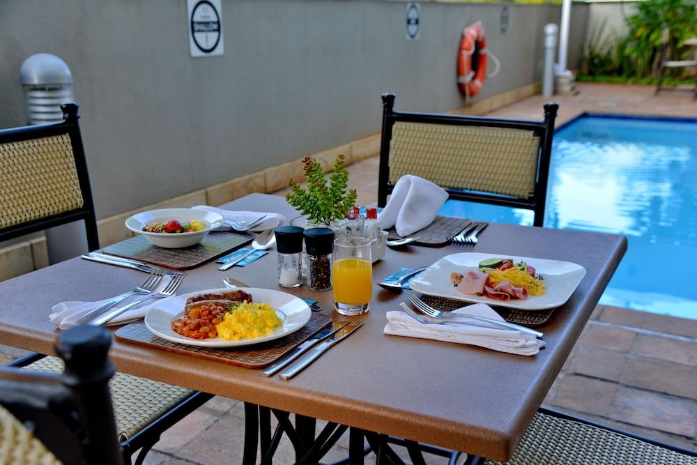 Road Lodge Umhlanga Ridge ダーバン エクステリア 写真