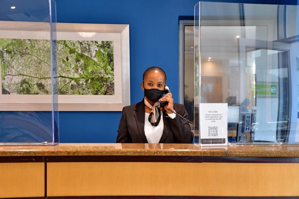 Road Lodge Umhlanga Ridge ダーバン エクステリア 写真